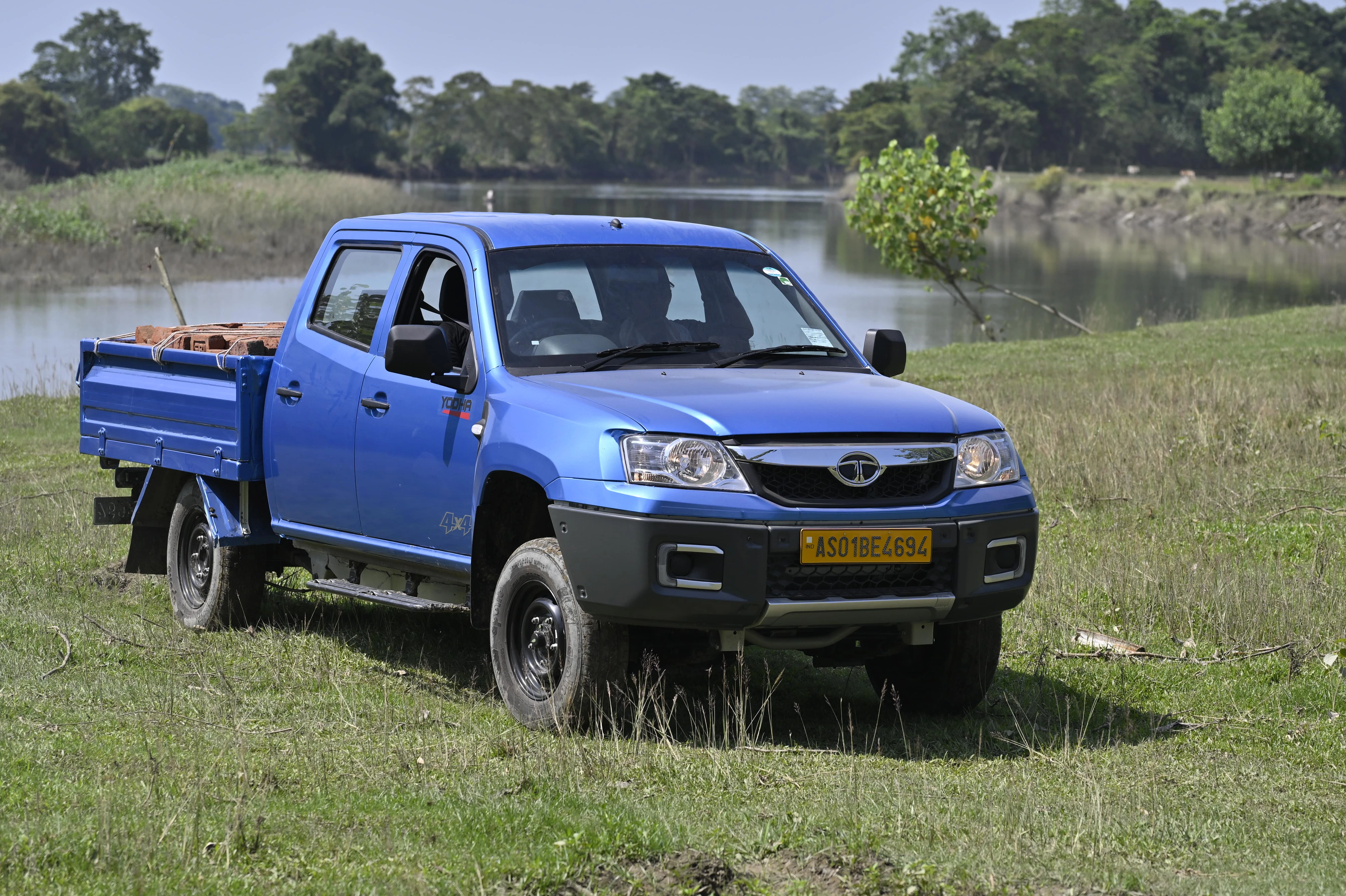tata yodha crew cab 4x4